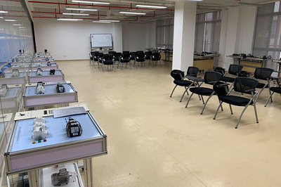 上海奚仲職業(yè)技能培訓(xùn)學(xué)校 先進(jìn)教學(xué)設(shè)備賦能職業(yè)技能培訓(xùn)新高度